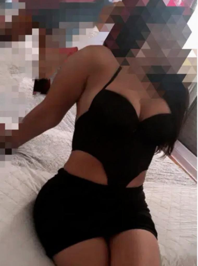 Chica busca chico en La Coruña: Chica busca chico