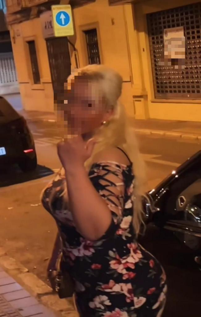 Chica busca chico en Cádiz: 