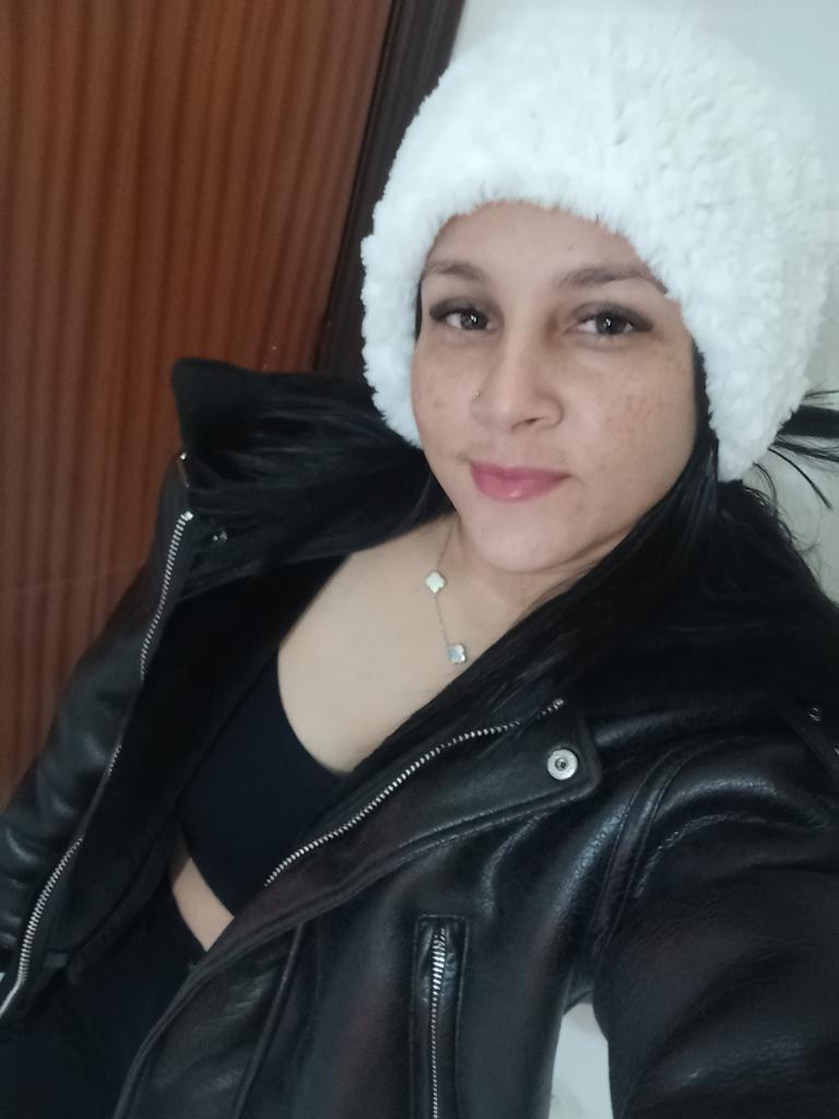 667795050: Chica busca chico en Cádiz