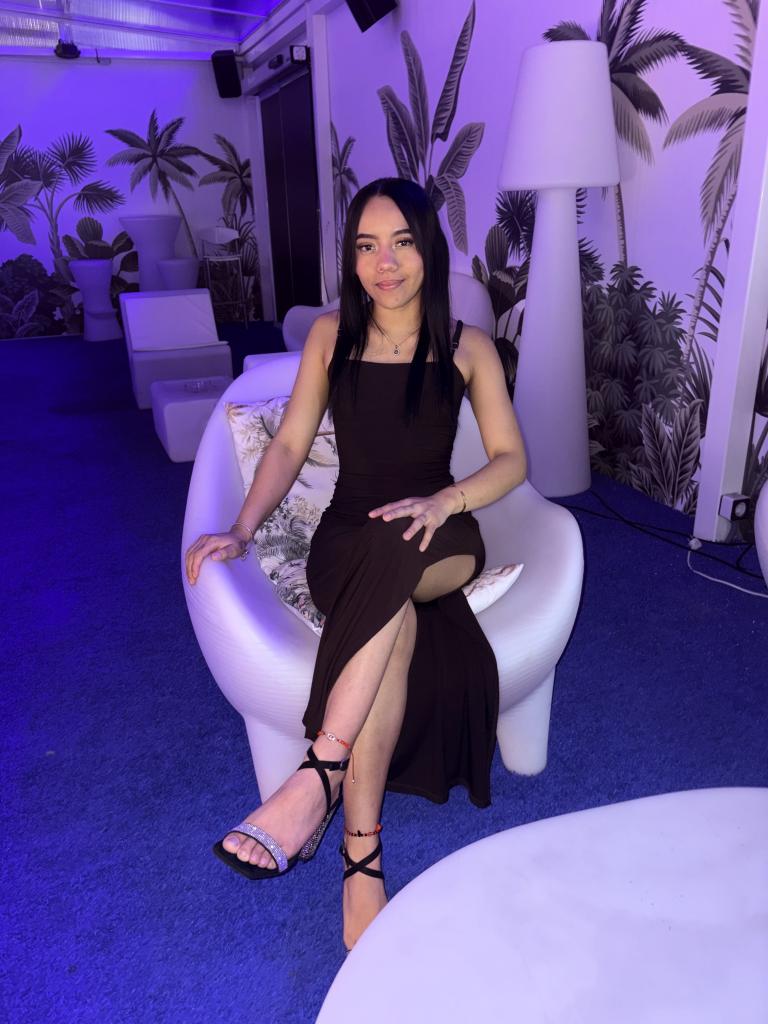 Chica busca chico en Ibiza: 