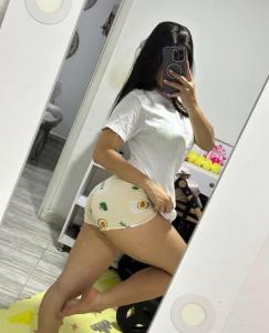 691482245: Chica busca chico en Sevilla