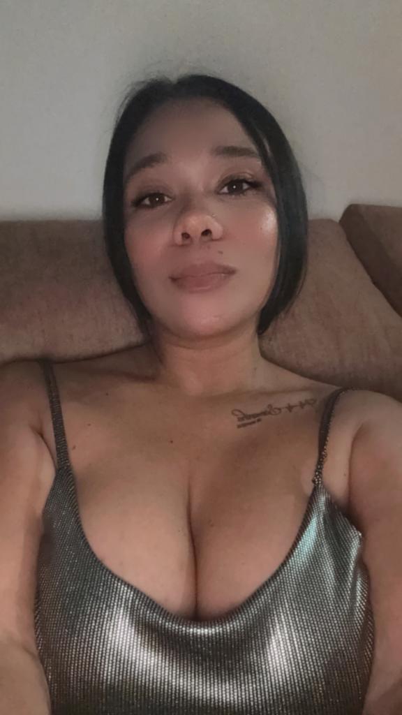 Chica busca chico en Granada: 